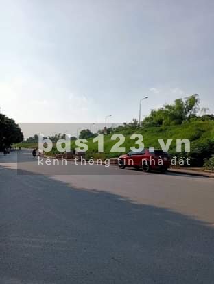 Bán nhà gần Hoa Lâm 35m, 4 tầng, giá 2.6 tỷ, quá rẻ, tiện ích bạt ngàn từ giá trị vô hình