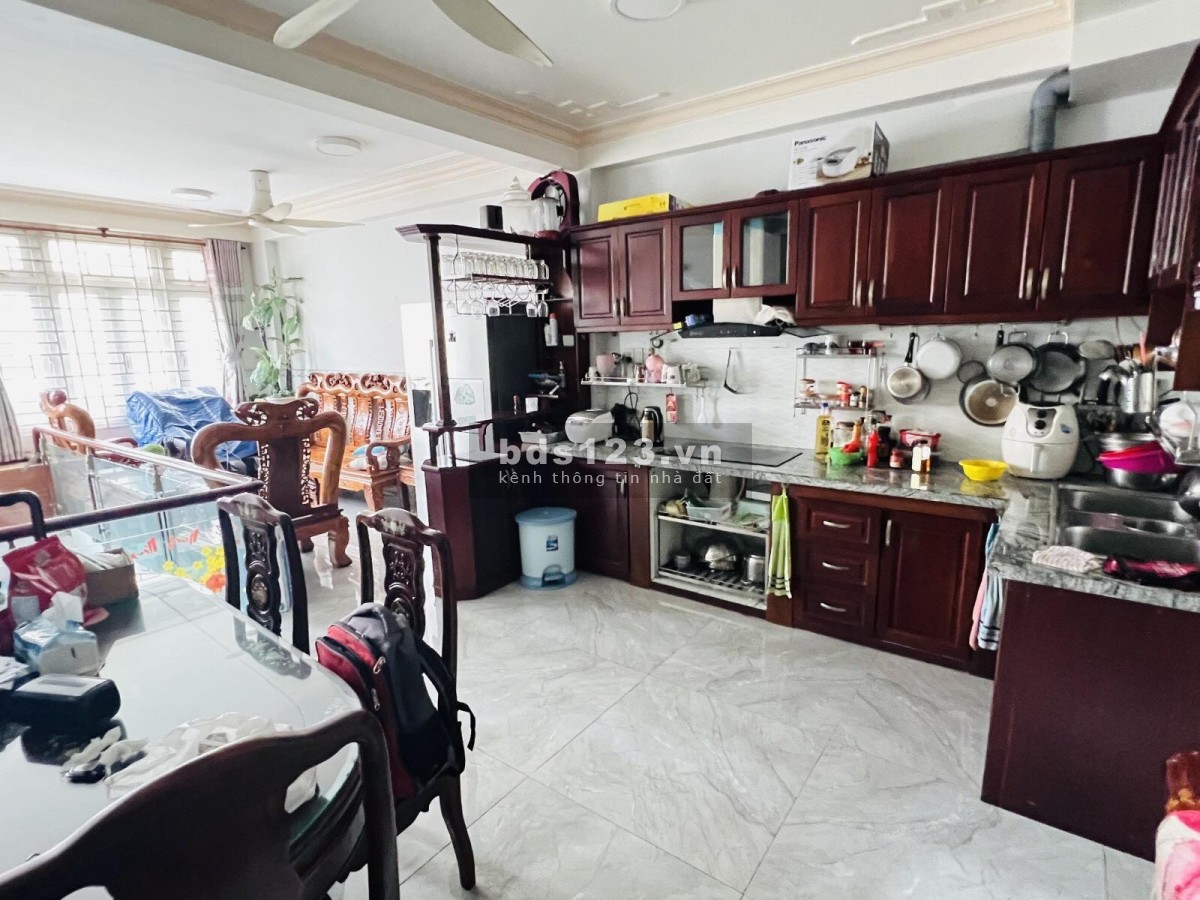 Bán nhà riêng Tân Phú, HXH 1 sẹc, 5 tầng BTCT ~ 50m² - Nhỉnh giá 5 tỷ - Bán gấp