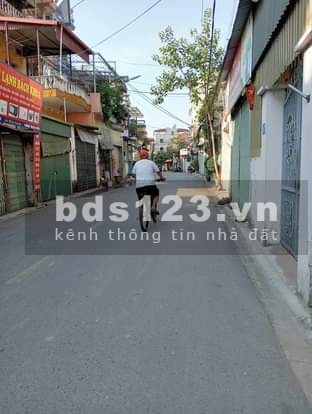 Bán nhà gần Hoa Lâm 35m, 4 tầng, giá 2.6 tỷ, quá rẻ, tiện ích bạt ngàn từ giá trị vô hình
