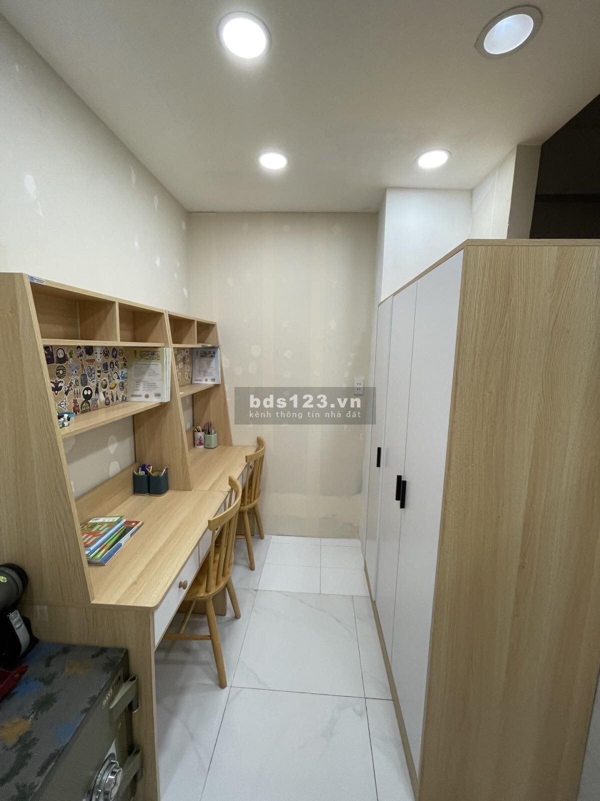 Bán nhà hẻm xe hơi 4 tầng btct kinh doanh sát Tân Bình, nhà 3pn, 3wc, sổ vuông A4, tặng nội thất