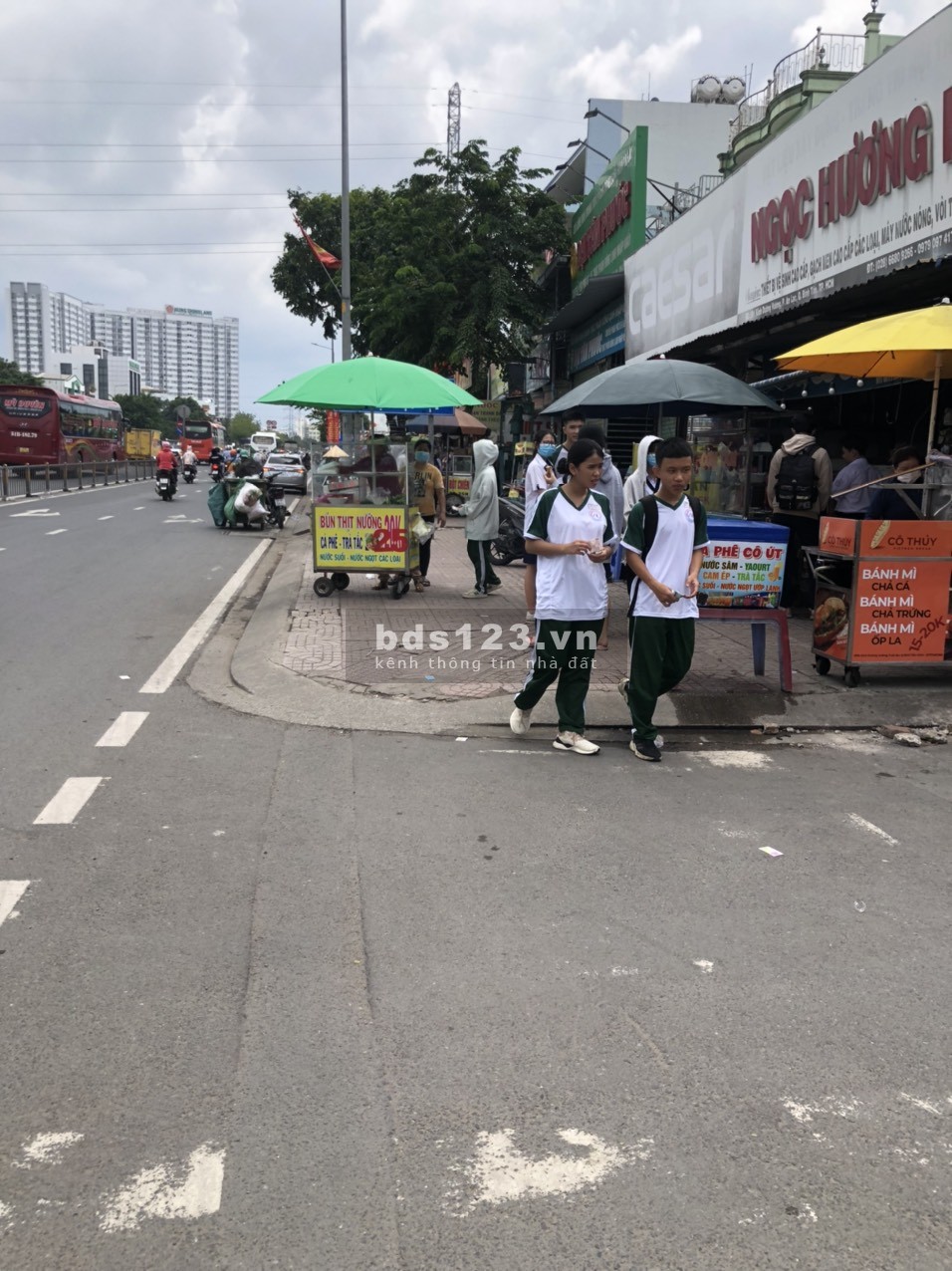 Cho thuê mặt bằng 122 m2 đường Kinh Dương Vương- Q. BÌNH TÂN