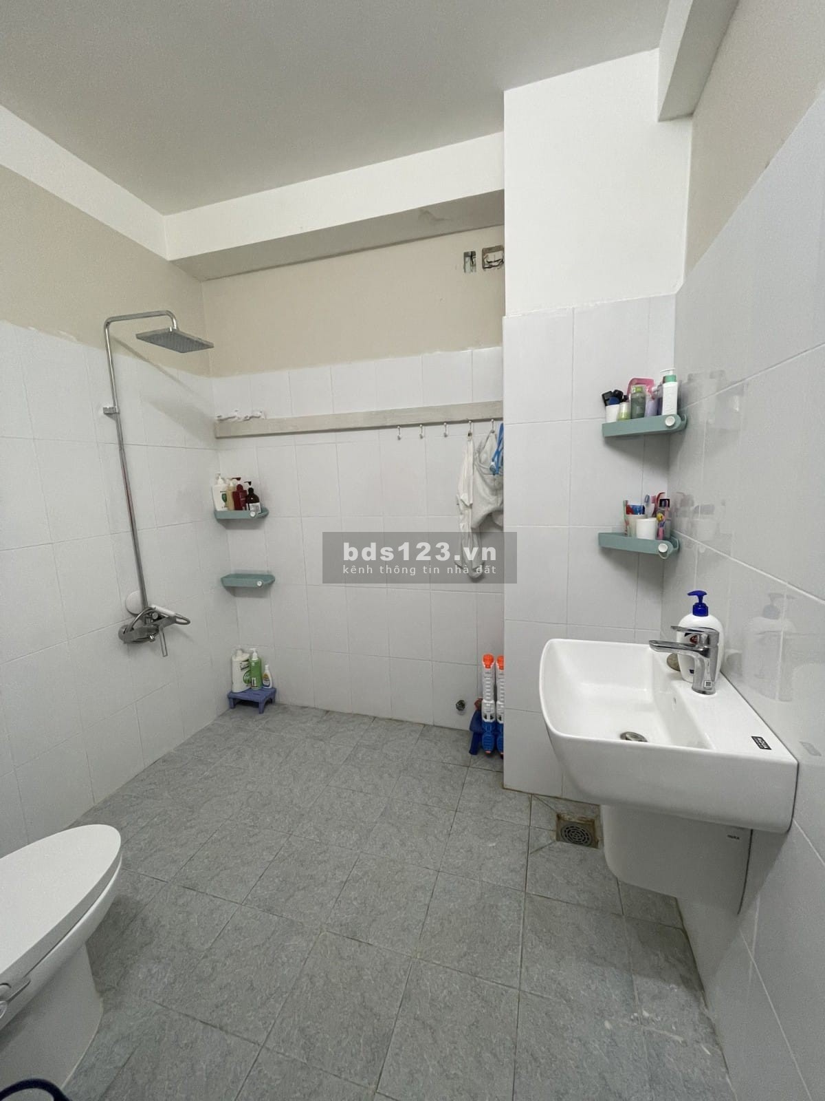 Nhà mặt tiền 4 tầng BTCT chỉ 3 tỷ 7 (Còn thương lượng)