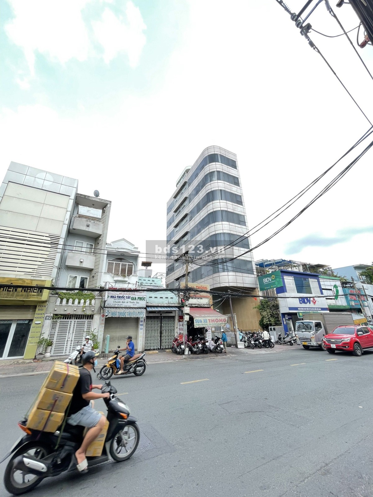 Cho thuê văn phòng nhỏ 25m2 view thoáng mát tại Lê Quang Định Bình Thạnh