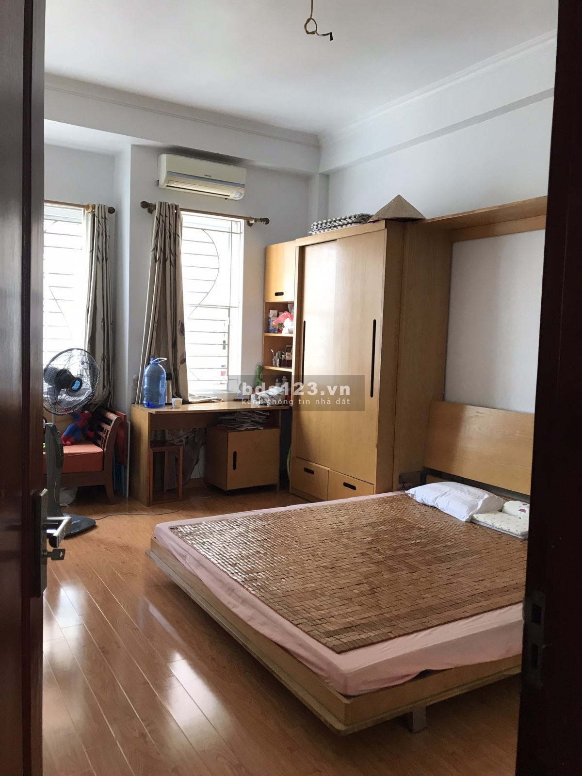 B️án nhà chỉ nhỉnh 3 tỷ sở hữu ngay nhà đẹp vuông vắn đường thông hè thoáng