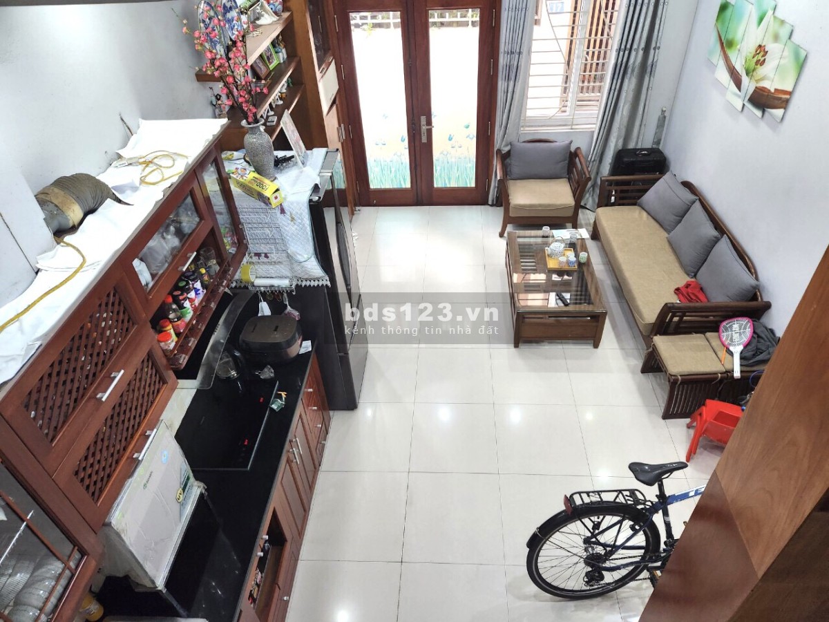 B️án nhà chỉ nhỉnh 3 tỷ sở hữu ngay nhà đẹp vuông vắn đường thông hè thoáng