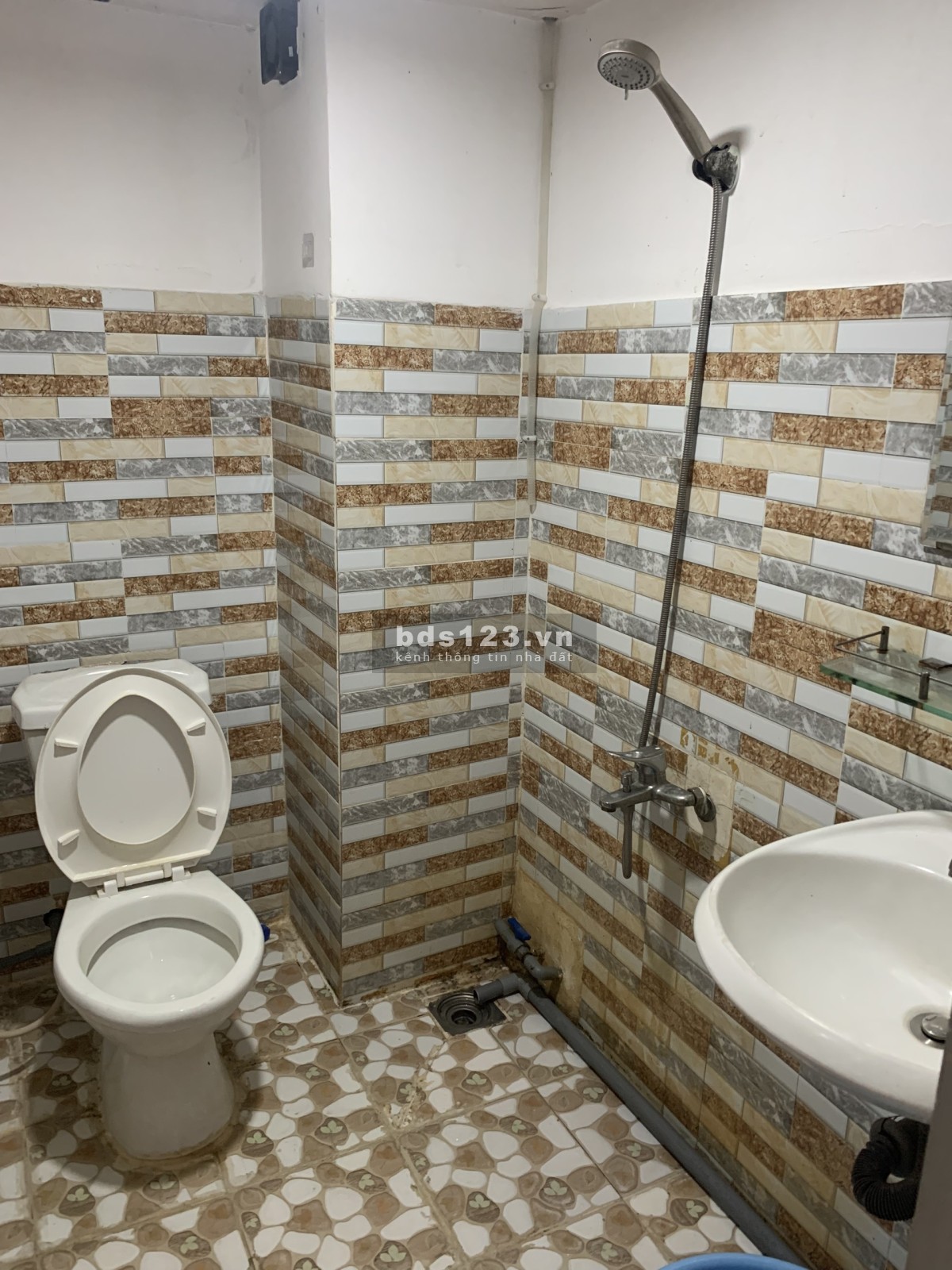 Cho thuê phòng trọĐịa chỉ: 652/1/3 Cộng Hoà, phường 13, Quận Tân Bình