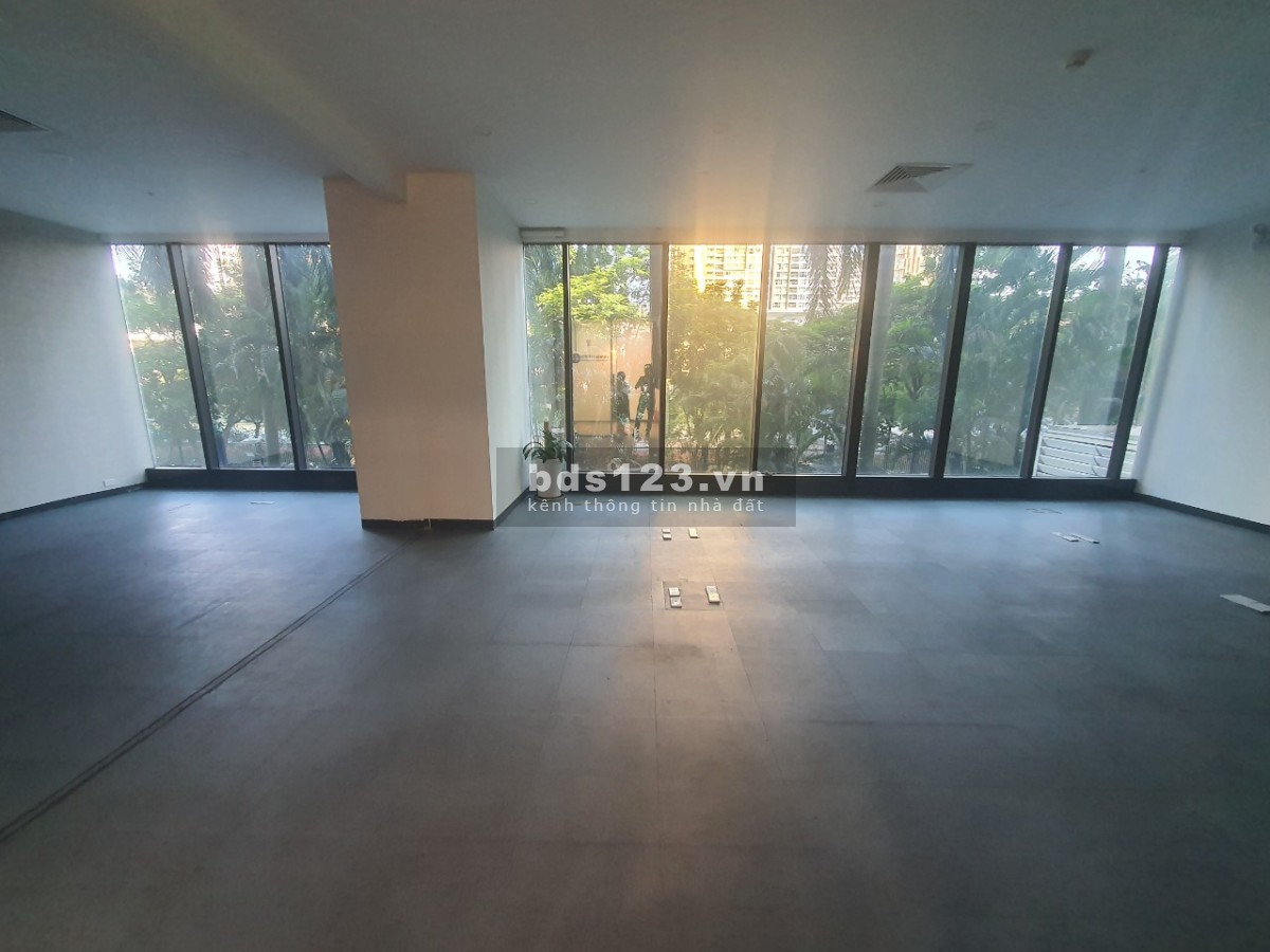 Cho thuê mặt bằng TTTM Grand Plaza, vị trí trung tâm quận Cầu Giấy