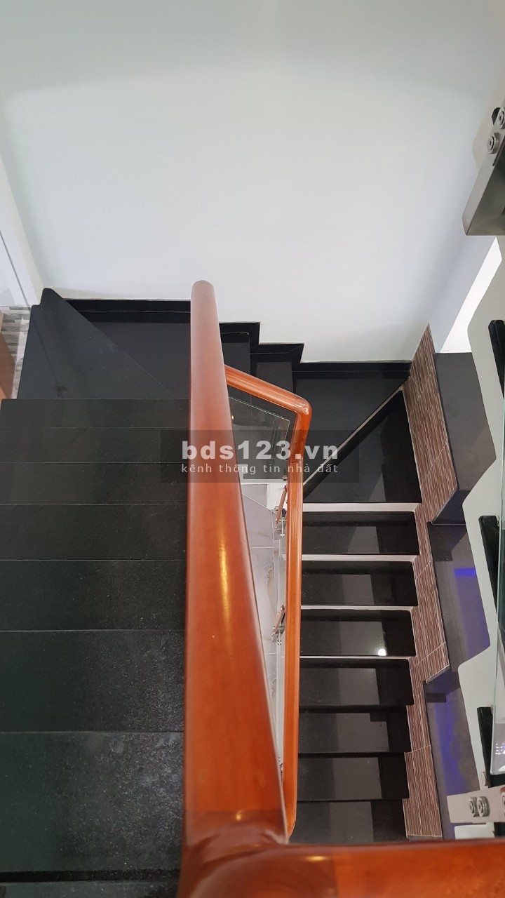 Nhà siêu đẹp 4 tấm 4PN 5WC hẻm cụt chỉ vài căn nhà, sát mặt tiền Mã Lò
