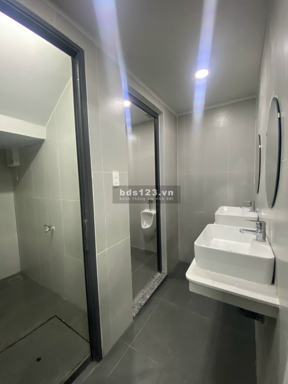 Cho thuê Shophouse nhà phố đẹp sala, hoàn thiện thang máy 85tr/tháng