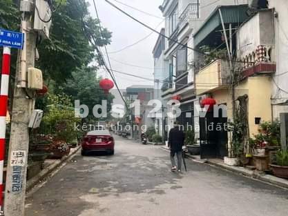 Hiếm, rẻ, bán nhà Hoa Lâm 32m, 4 tầng, có thêm 6m lưu không, giá 2.8 tỷ