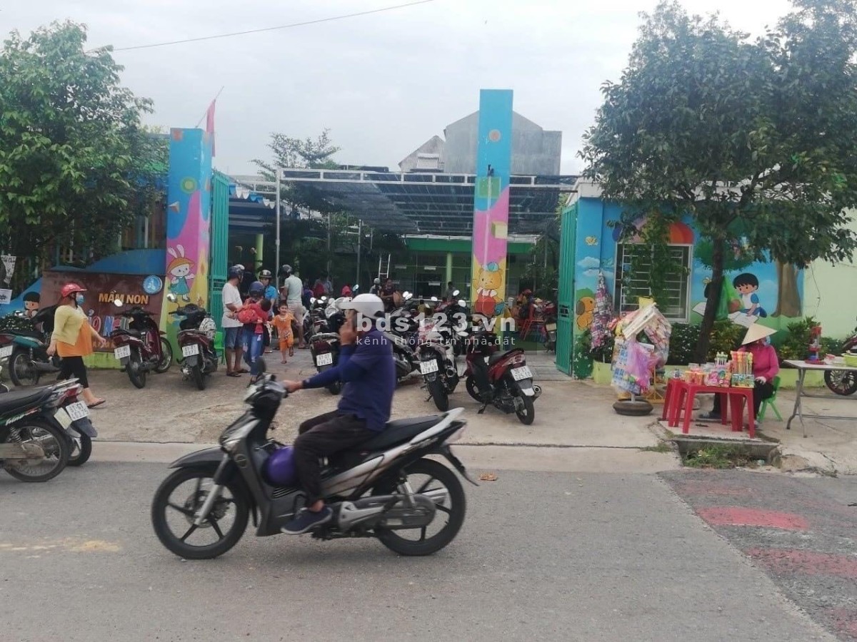 Bán đất view sông Sài Gòn đường 12m, vị trí đầu tư, xây nhà ở tự do, sau lưng chợ đầu mối Thủ Đức