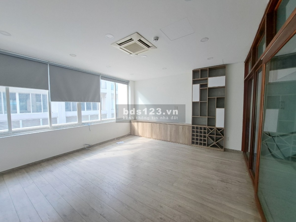 Cho thuê Shophouse Saritown full bội thất thương hiệu Table giá 90 triệu/tháng
