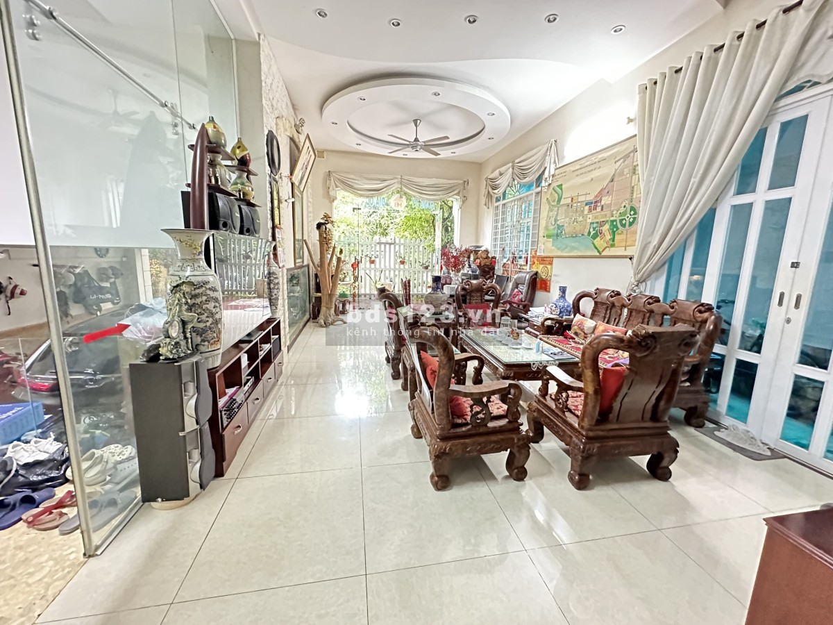 Cho thuê nhà Mặt tiền đường Quận 2 view Landmark 81 giá 5000$