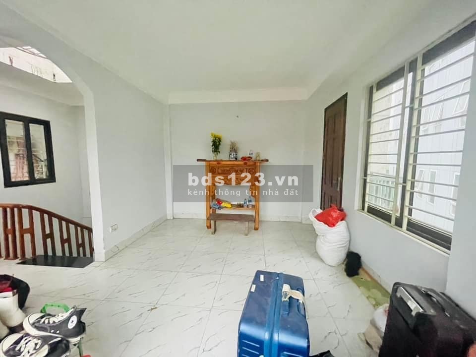 Cần bán nhà Khâm Thiên, 40m2 5 tầng, nhỉnh 3 tỷ