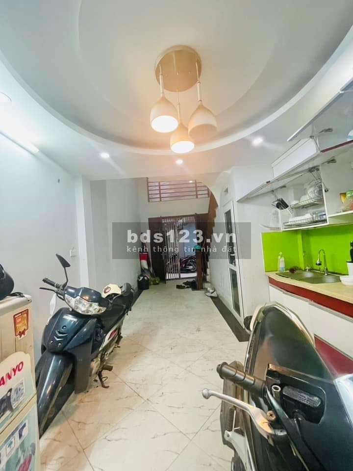 Cần bán nhà Khâm Thiên, 40m2 5 tầng, nhỉnh 3 tỷ