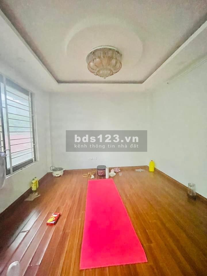 Cần bán nhà Khâm Thiên, 40m2 5 tầng, nhỉnh 3 tỷ
