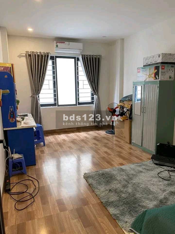 Bán rẻ gấp nhà Phúc Lợi 5 tầng giá 2.7 tỷ