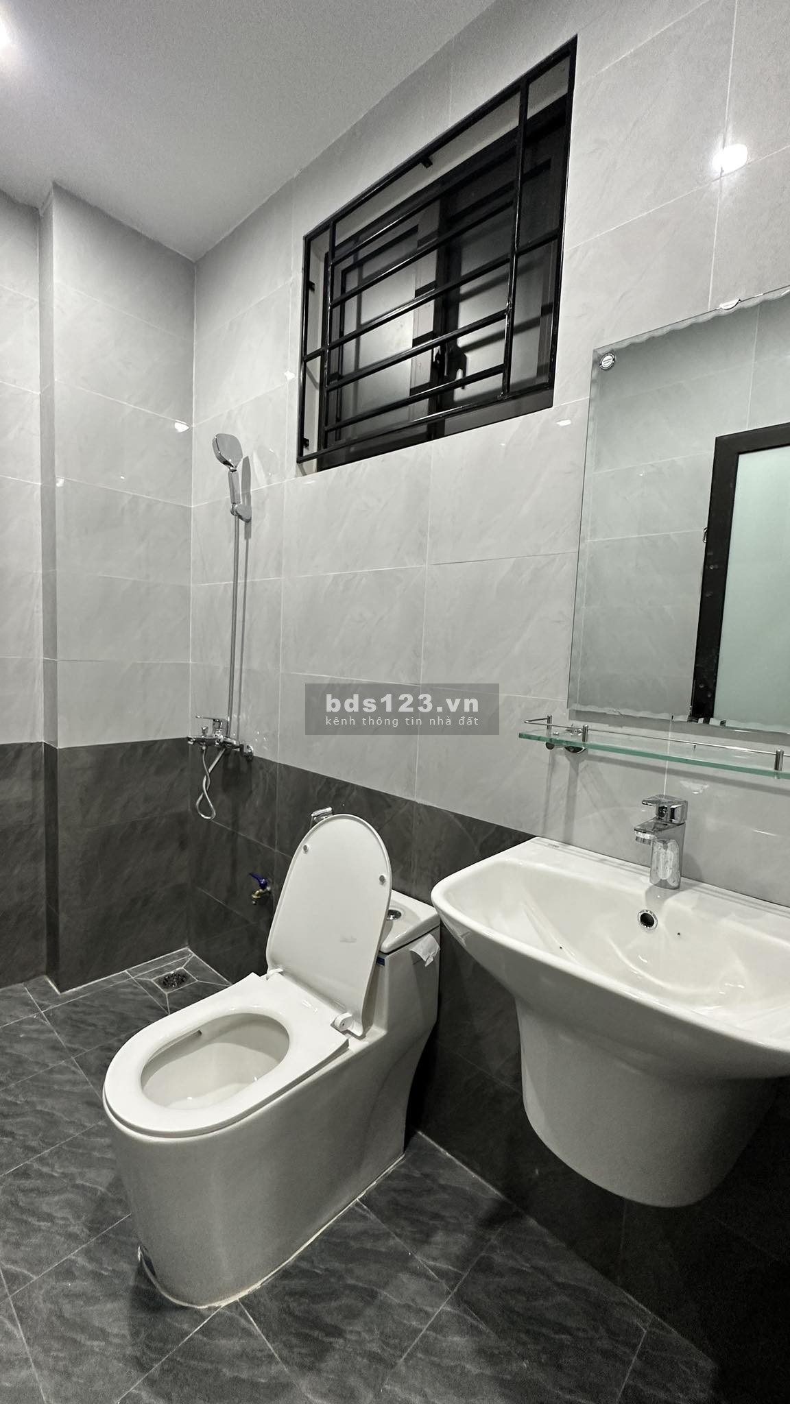 Cho thuê phòng mới 100% có ban công, dọn đến ở luôn !