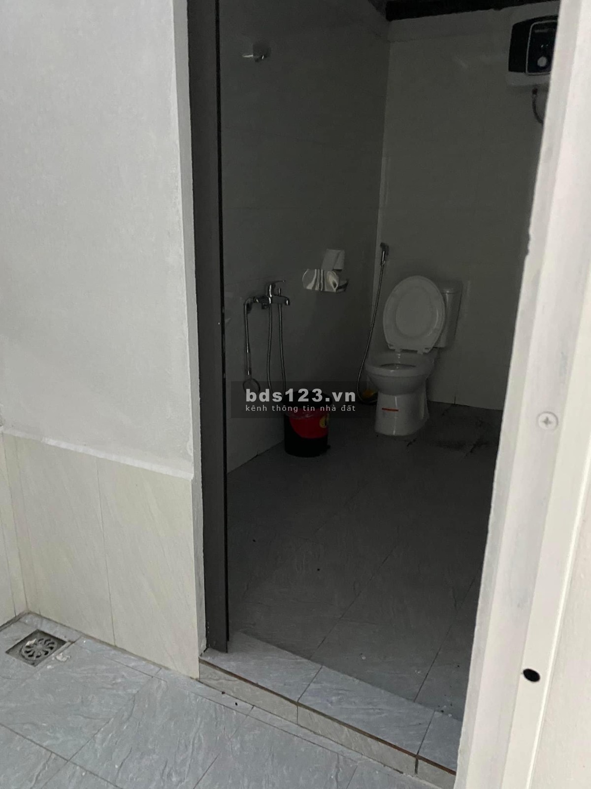 GIA CHỦ NHỜ EM BÁN MUỐN RA ĐI TRONG THÁNG NÀY