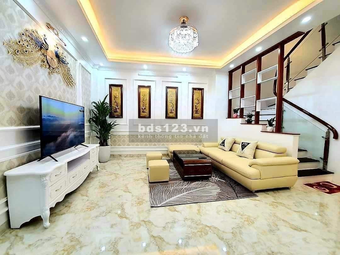 Bán nhà riêng Đại La, đẳng cấp 5* - Diện tích 35m² - Nhỉnh 3 tỷ
