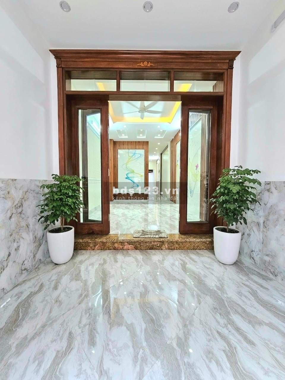 Bán nhà riêng lô góc, phân lô, DT 45m² x 5 tầng, 100% nội thất tại quận Thanh Xuân nhỉnh giá 7 tỷ