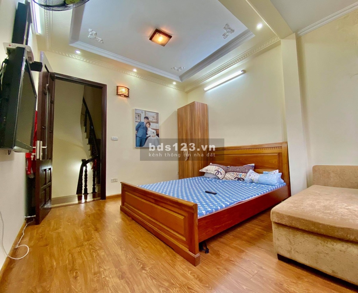 Bán nhà mặt tiền, DT 91m² gần Hồ Phú Diễn, 4 mặt thoáng, ô tô vào nhà chỉ 6,x tỷ