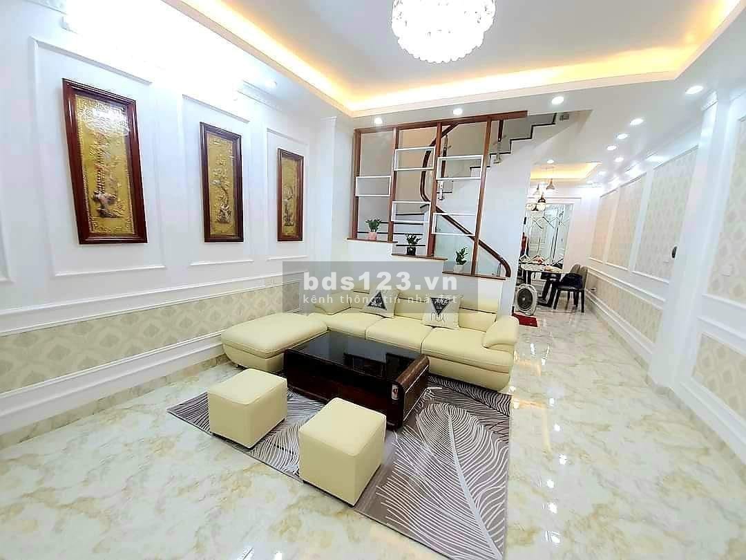 Bán nhà riêng Đại La, đẳng cấp 5* - Diện tích 35m² - Nhỉnh 3 tỷ