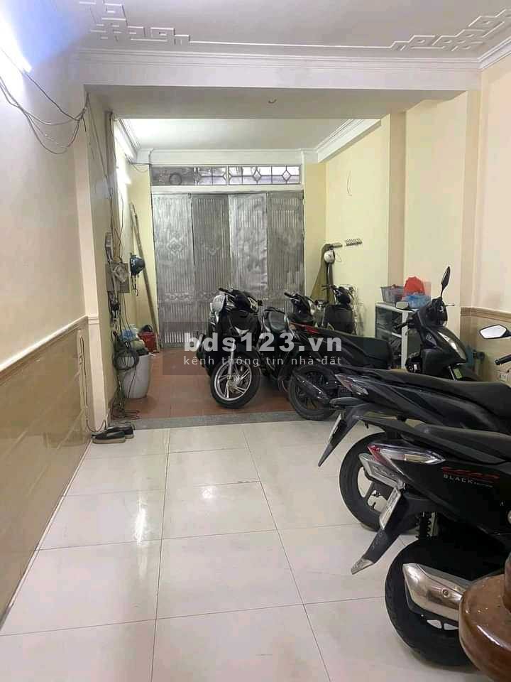 Bán nhà riêng tại trung tâm Cầu Giấy DT 60m², 9 phòng full cho thuê, giá 7,3 tỷ