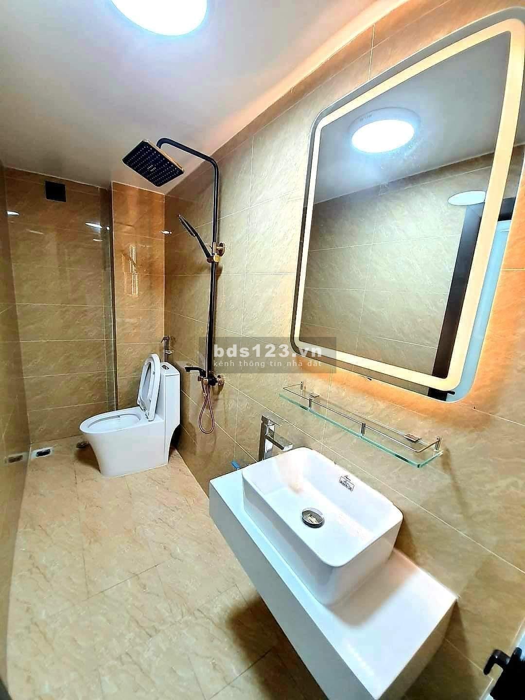 Bán nhà riêng Đại La, đẳng cấp 5* - Diện tích 35m² - Nhỉnh 3 tỷ