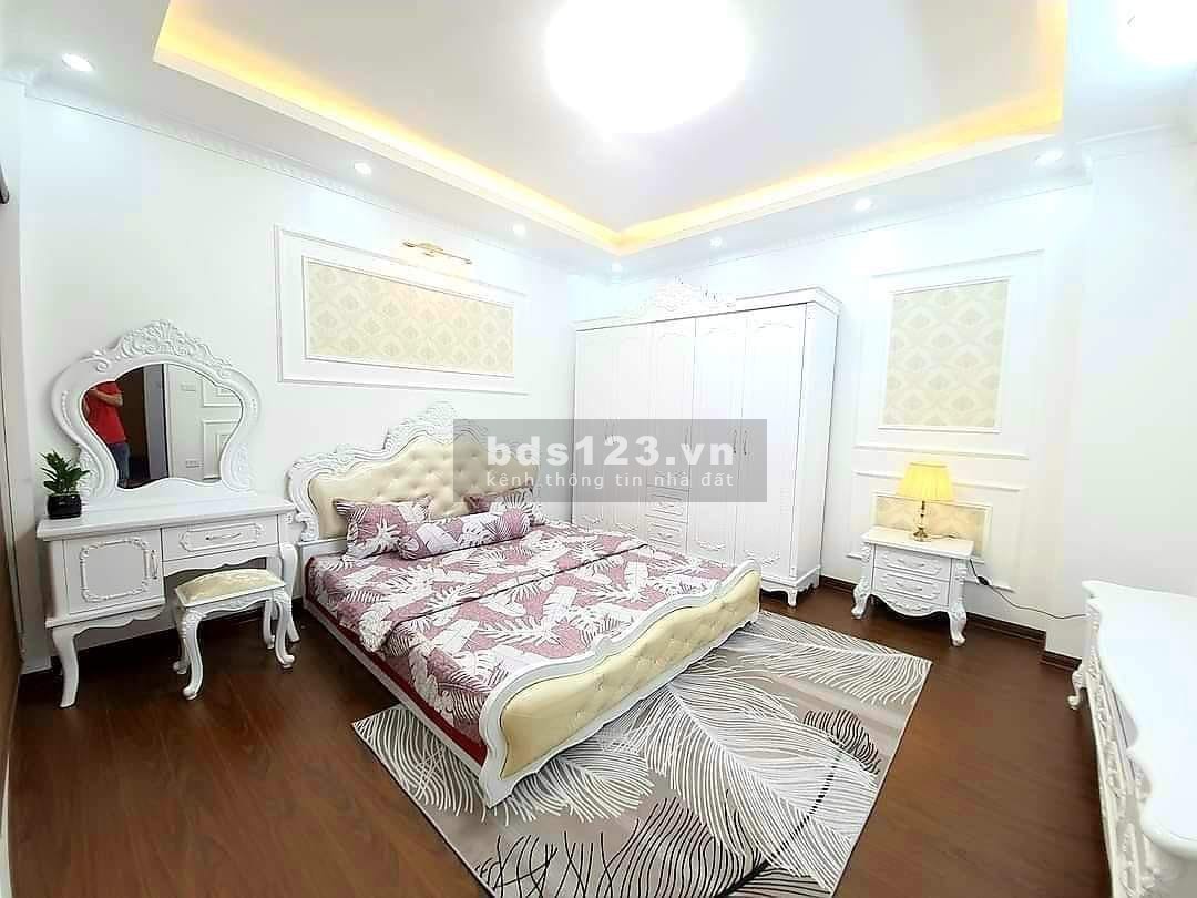Bán nhà riêng Đại La, đẳng cấp 5* - Diện tích 35m² - Nhỉnh 3 tỷ