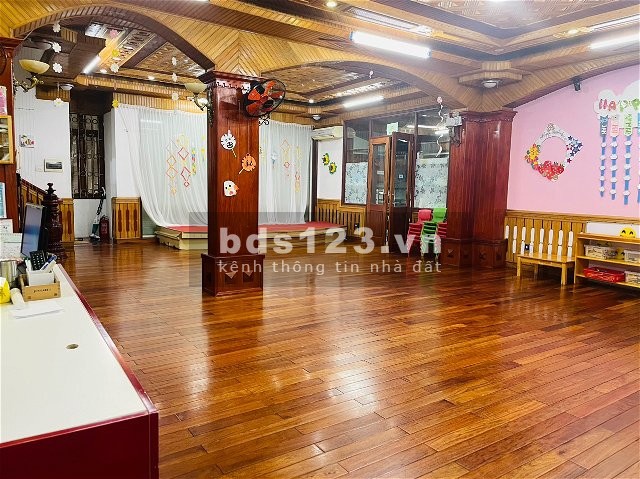 Biệt Thự Dịch Vọng, Cầu Giấy. Dt 300m, 5T, Mt 15m, Giá đầu tư chỉ 65 Tỷ. Vị trí đẹp, Ở và làm Vp Cty