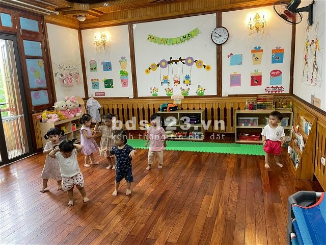 Biệt Thự Dịch Vọng, Cầu Giấy. Dt 300m, 5T, Mt 15m, Giá đầu tư chỉ 65 Tỷ. Vị trí đẹp, Ở và làm Vp Cty