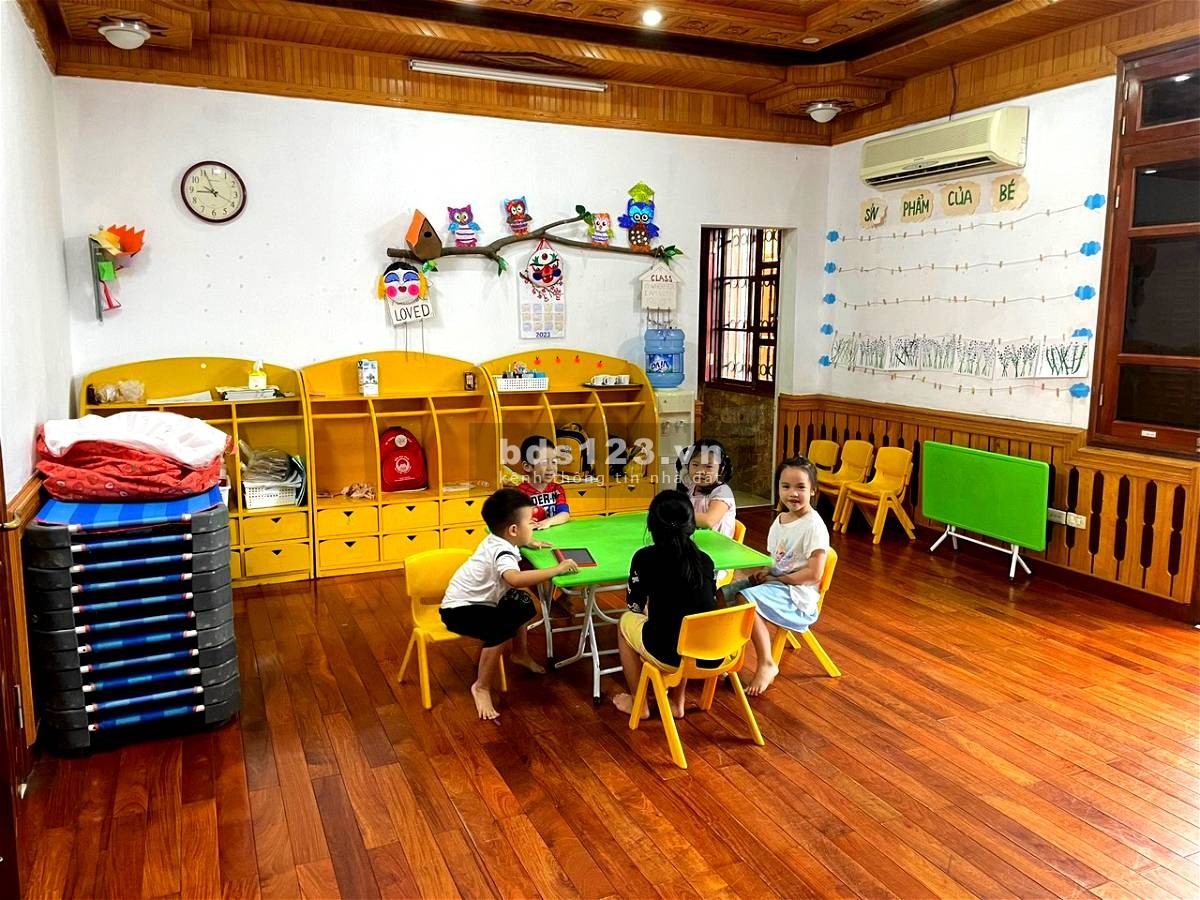Biệt Thự Dịch Vọng, Cầu Giấy. Dt 300m, 5T, Mt 15m, Giá đầu tư chỉ 65 Tỷ. Vị trí đẹp, Ở và làm Vp Cty