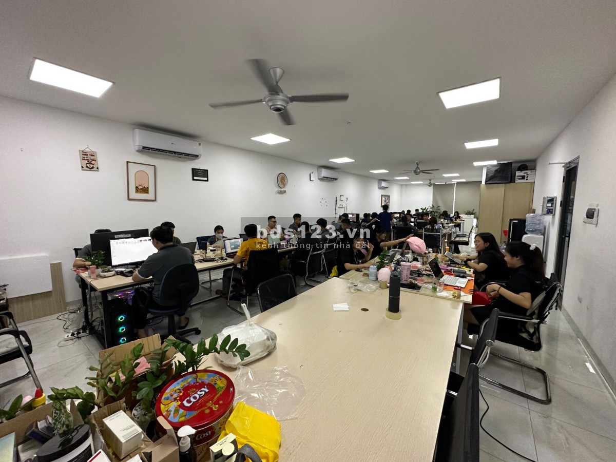 Cho thuê toà văn phòng tại Hoà Minh 180m2 có chỗ ở lại