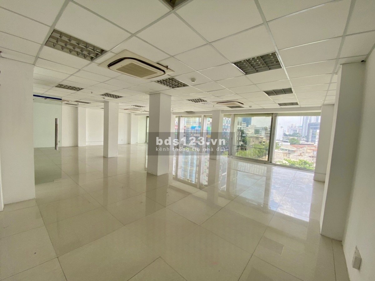 Cho thuê văn phòng mặt tiền đường Nguyễn Huệ - Gía siêu tốt