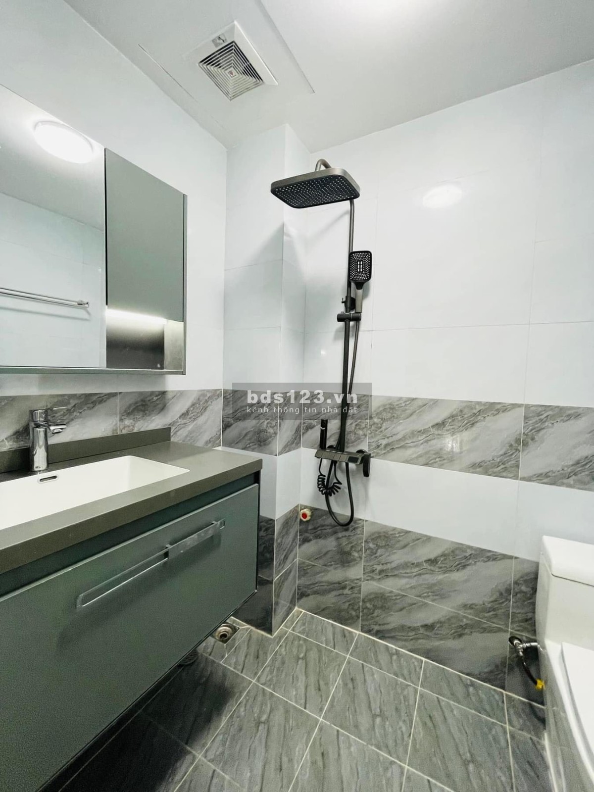 Bán biệt thự vườn đào, ngay Lạc Long Quân, 45m2 4 tầng, ô tô đỗ cửa, nhỉnh 12, 5 tỷ