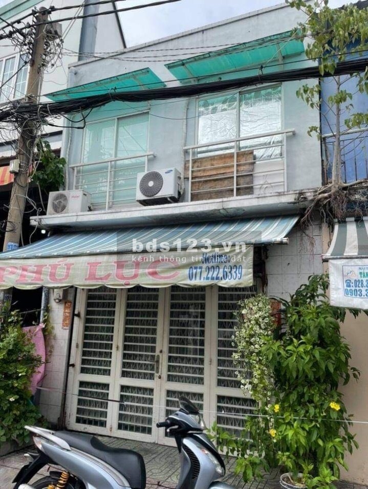 Nhà mặt tiền Tân Phú - Bề ngang gần 5M - 32m2 - Chỉ 5.7 tỷ - Sổ nở hậu - Chính chủ từ xưa tới nay