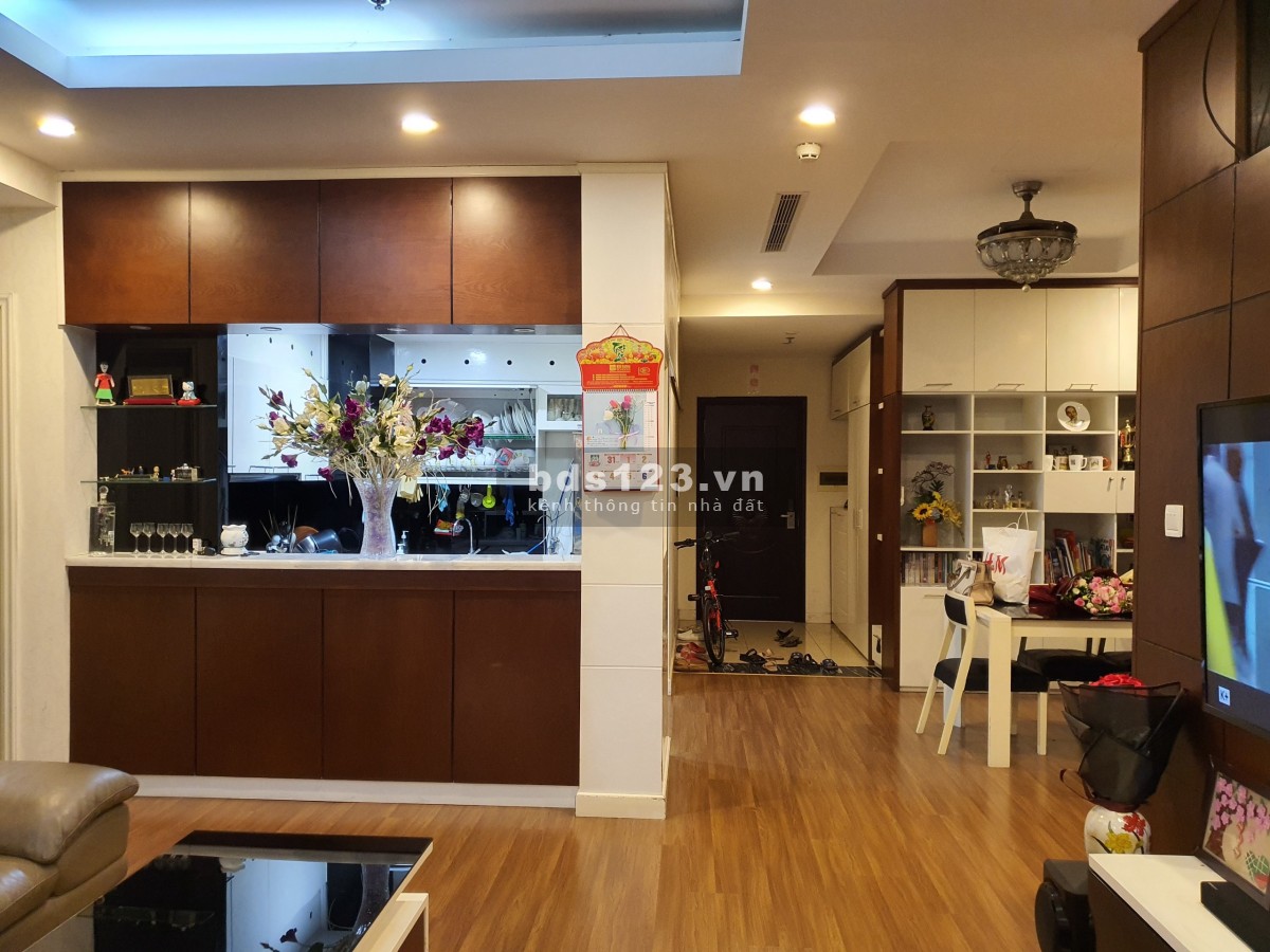 Chính chủ cắt lỗ căn hộ 3PN rộng 110 m2 full đồ đẹp Royal City giá 5,3 tỷ, LH: 0912 396 400 Miễn TG