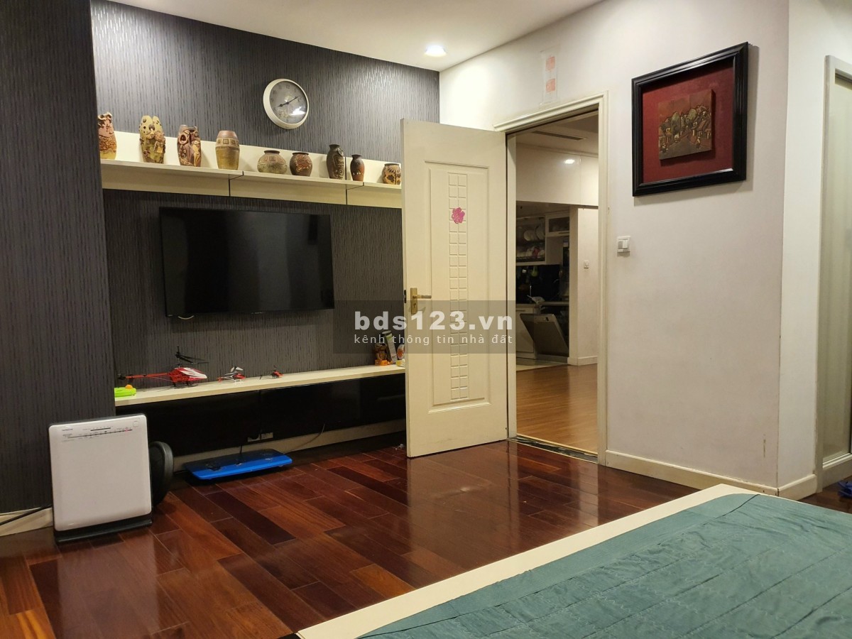 Chính chủ cắt lỗ căn hộ 3PN rộng 110 m2 full đồ đẹp Royal City giá 5,3 tỷ, LH: 0912 396 400 Miễn TG