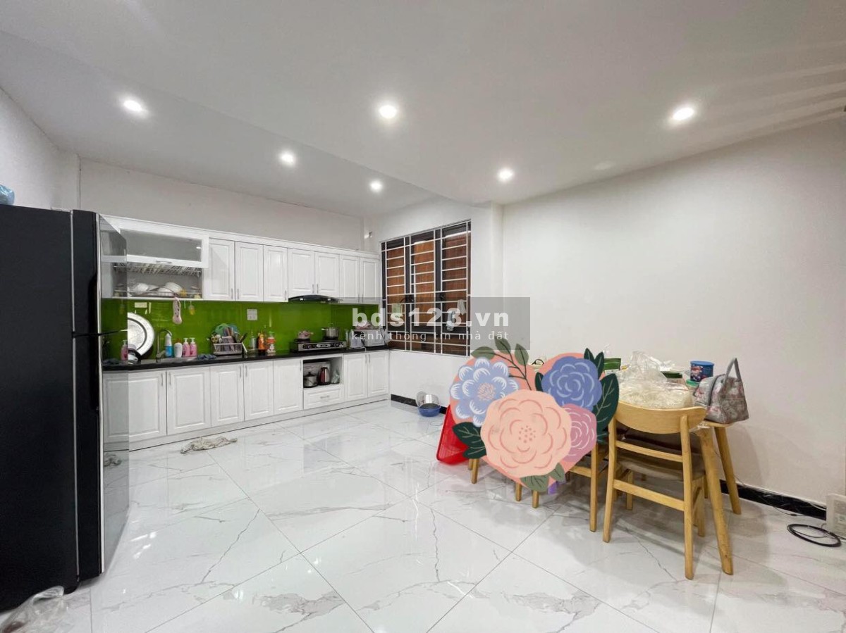Bán nhà Xã Đàn 42m5, 5 tầng lô góc mặt tiền rộng, nhà mới đẹp, hơn 6 tỷ
