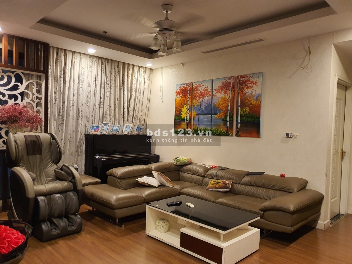 Chính chủ cắt lỗ căn hộ 3PN rộng 110 m2 full đồ đẹp Royal City giá 5,3 tỷ, LH: 0912 396 400 Miễn TG