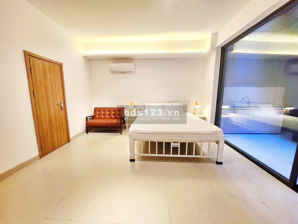Bán toà căn hộ dịch vụ 133m2 7 tầng tại 28 đường số 10 Lý Phục Man quận 7