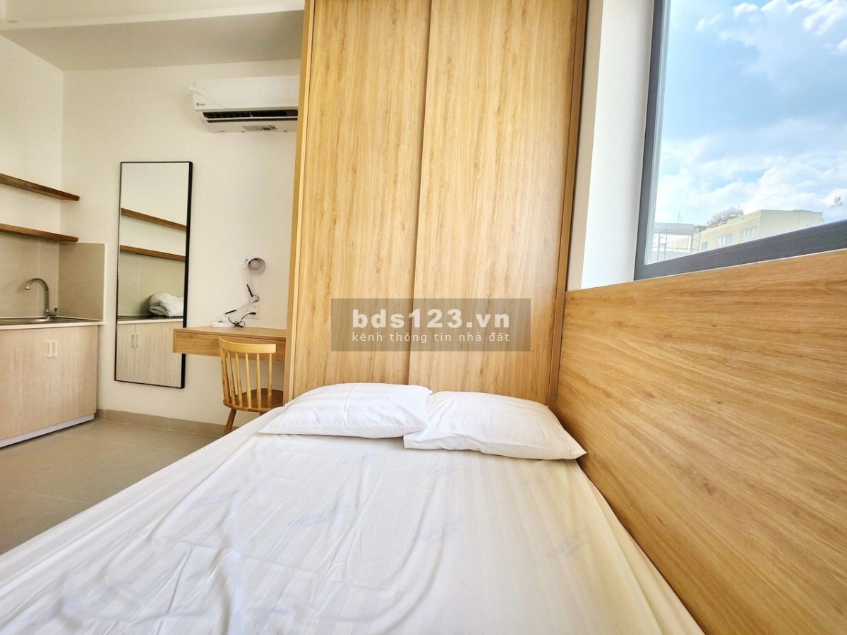 Bán toà căn hộ dịch vụ 133m2 7 tầng tại 28 đường số 10 Lý Phục Man quận 7