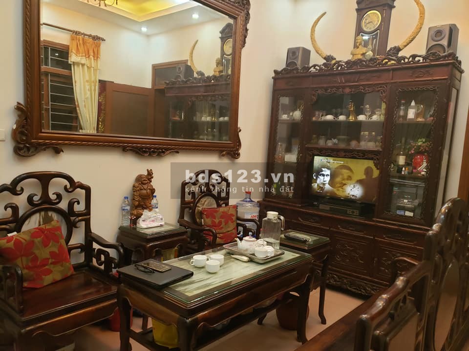Cần bán nhà gấp Xã Đàn, Đống Đa, 48m2, ô tô cách nhà 20m, giá 3 tỷ 8