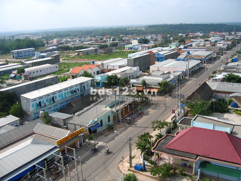 Bán nhanh 550M² đất, thổ cư ngay chợ gần trường học dân đông. Giá 330 triệu