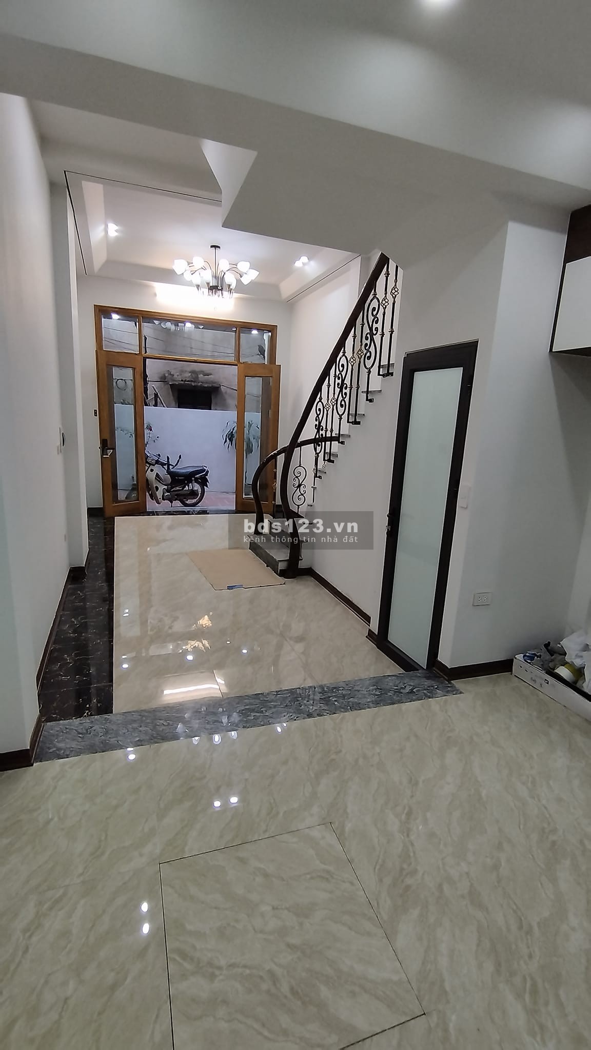 Bán nhà phố Trần Cung mới xây 38M2 5 tầng - Dân trí cao, phù hợp gia đình trẻ, giá hơn 4 tỷ