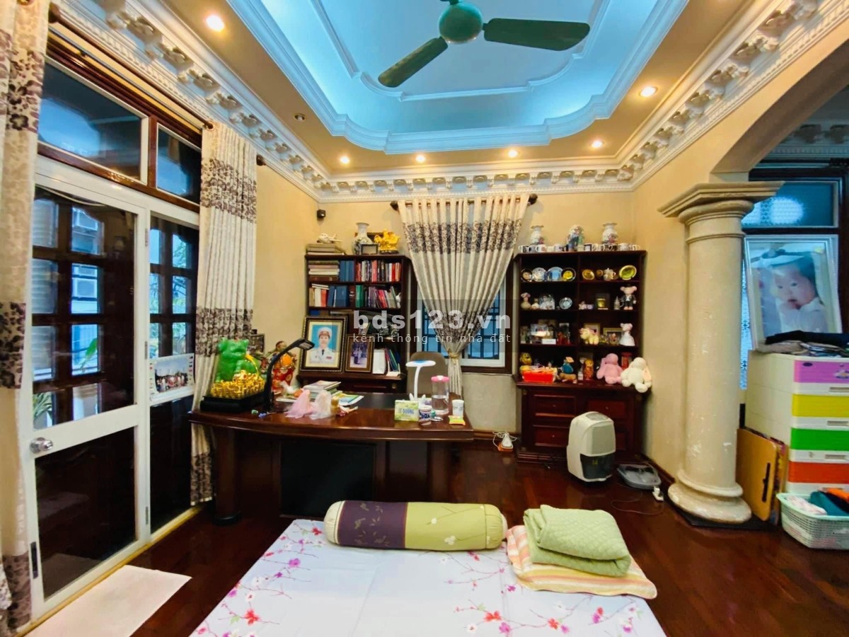 Bán nhà vip Kim Mã, Ba Đình, 900m2, nhỉnh 50 tỷ, phân lô cấp cao, lô góc 3 thoáng