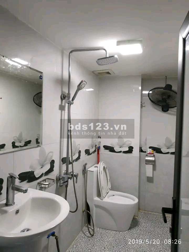Quá rẻ bèo, to diện tích, Bán rẻ nhà Ô Cách 43m² x 3 tầng giá 3,3 tỷ, 10m ô tô tránh nhau