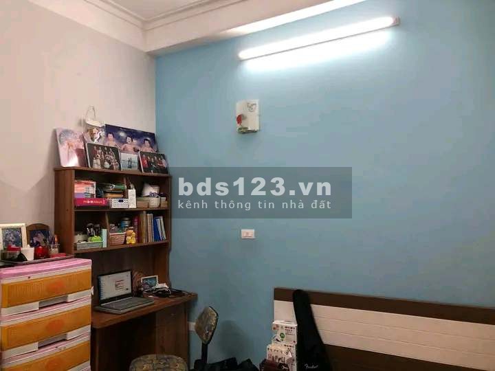 Quá rẻ bèo, to diện tích, Bán rẻ nhà Ô Cách 43m² x 3 tầng giá 3,3 tỷ, 10m ô tô tránh nhau