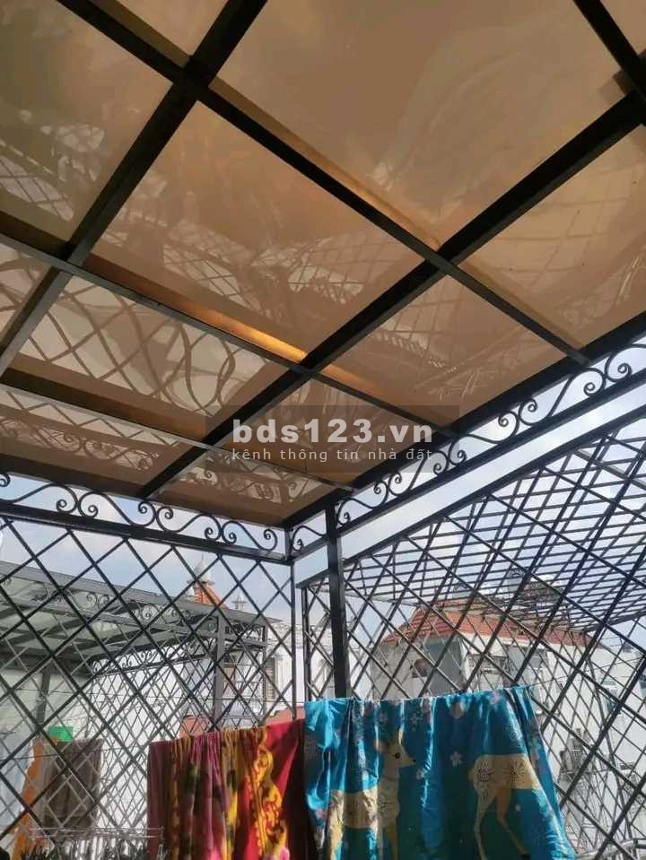 Bán rẻ gấp nhà Trường lâm 31m, cách ô tô tránh 10m, vị trí siêu nhân, giá 3.9 tỷ